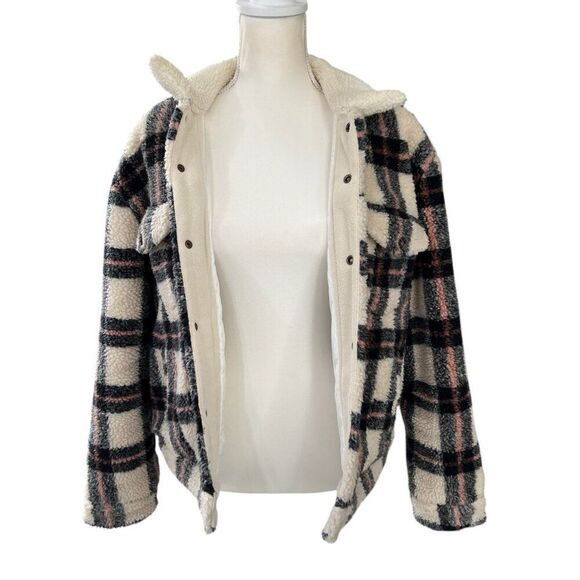Levi’s Plaid Ex Boyfriend Sherpa Trucker Jacket Black Pink Size Large - Picture 4 of 12